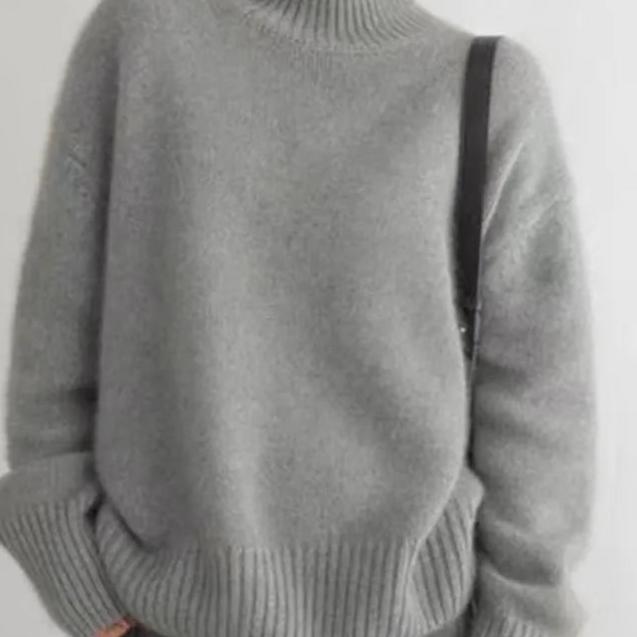 Womens Oversized Cashmere Turtleneck Sweater - Comfortable Knit for Everyday Style 9