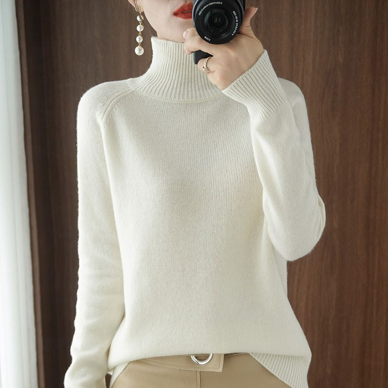 Karolina | Classic-cut turtleneck sweater 0
