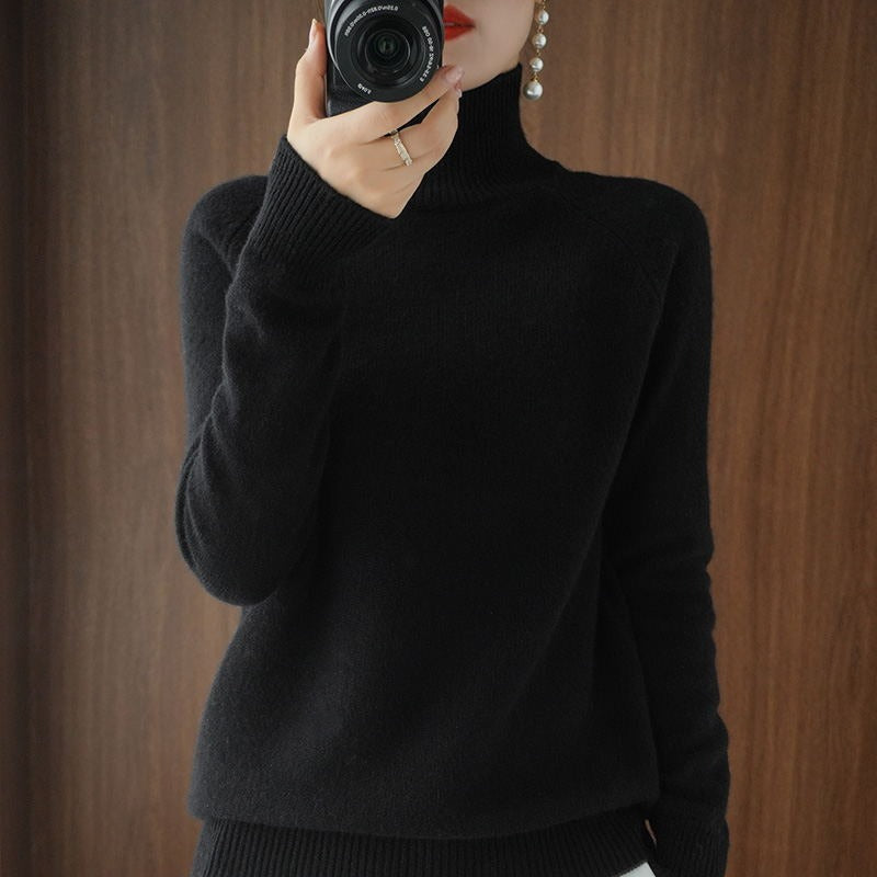 Karolina | Classic-cut turtleneck sweater 1