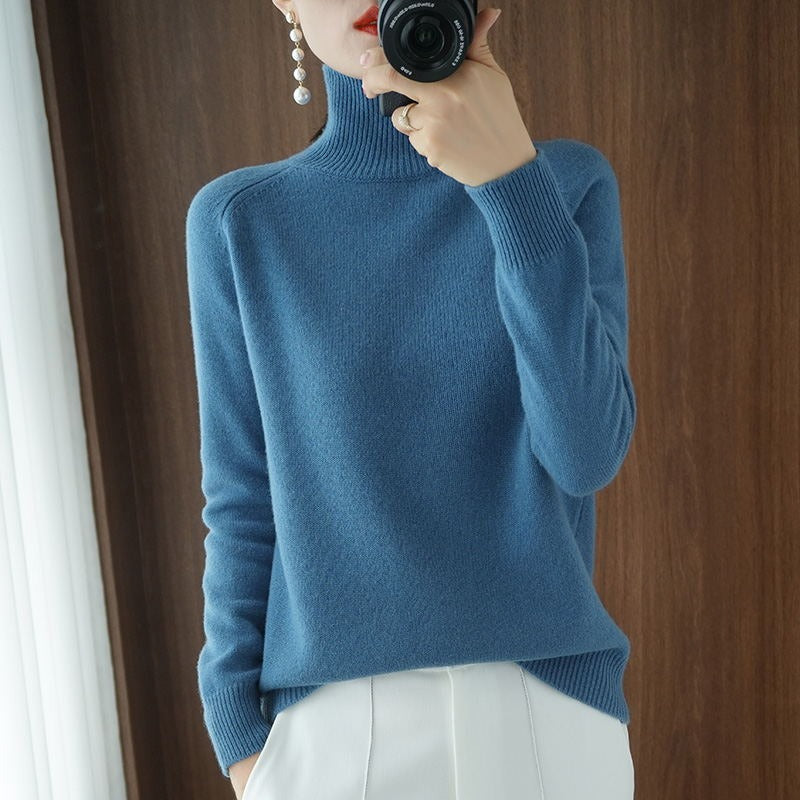 Karolina | Classic-cut turtleneck sweater 2