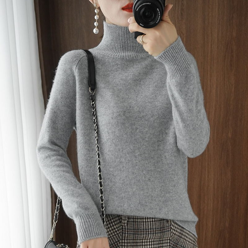 Karolina | Classic-cut turtleneck sweater 8